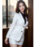 【美脚OL】「社長。会社で脱ぐのは恥ずかしいです///」 社内で露出エロ画像