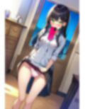 エロ自撮りで恥ずかしがる黒髪清楚系・制服たくしあげ＆パンチラ＆下着姿