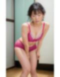 下着モデルのおしっこ我慢 おもらし