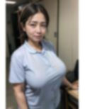 工場作業員の巨乳人妻 画像1