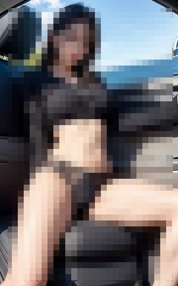 車で服を脱ぐのが好きな彼女は周りに人が見ていようと関係なく裸で運転しながら興奮する_7