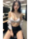 社長の秘書が誰もいないオフィスでこっそり服を脱ぎエロい体を見せてくれた 画像5