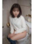 美女のトイレシーン 画像6
