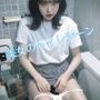 美女のトイレシーン