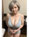 ［AI美女写真集］巨乳をアピールしてくる痴女な白髪熟女 画像3