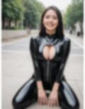パツパツ？スパイスーツを着た爆乳美女 画像1