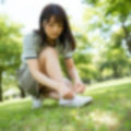 靴ひもを結ぶ女 画像4