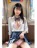 電車通学の女子校生の見せつけに我慢できず 画像2