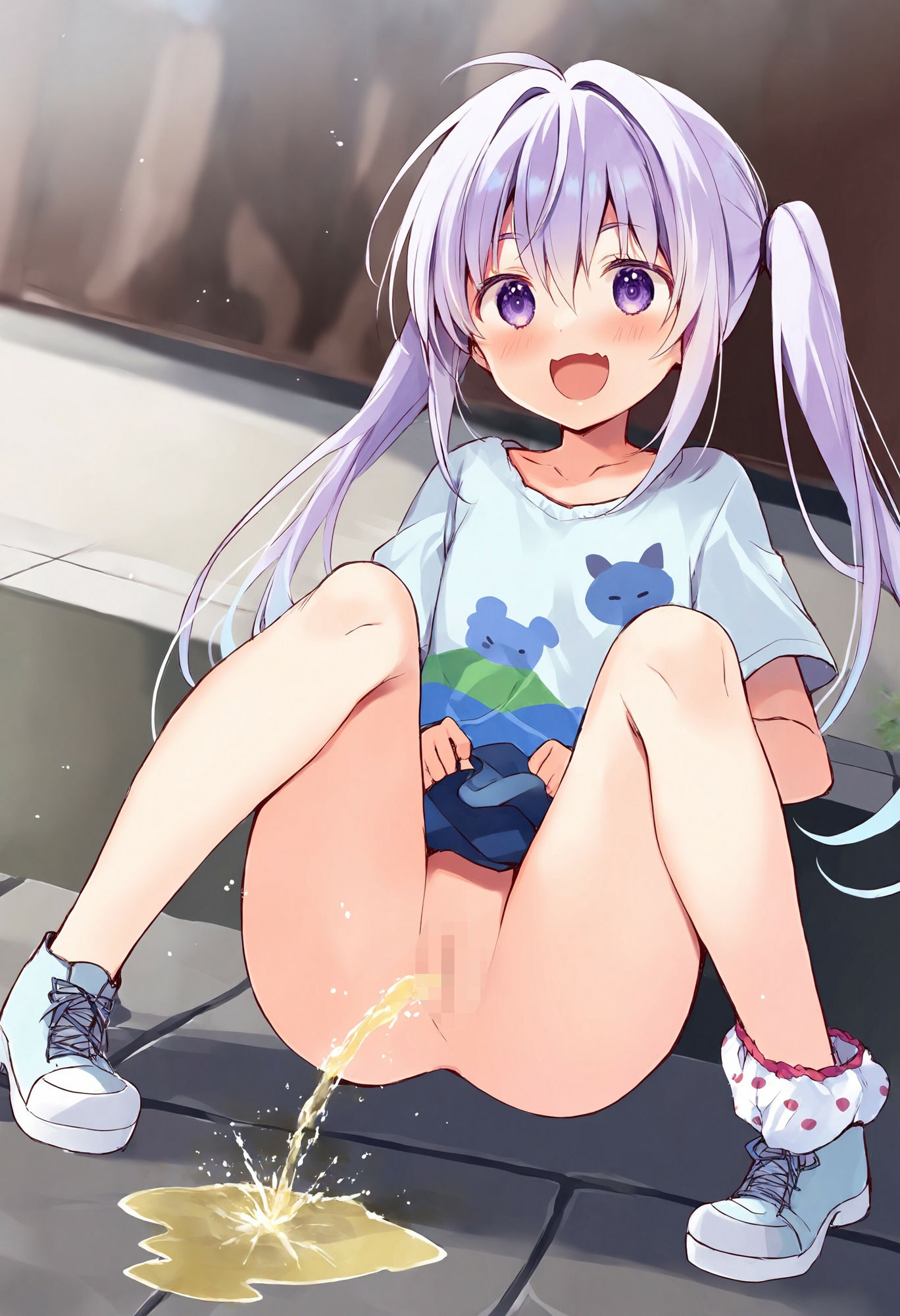 外でおしっこするのが大好きな女の子