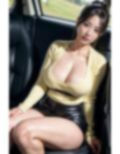 車の中の巨乳熟女 画像5