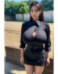 巨乳熟女とシャツ 画像1