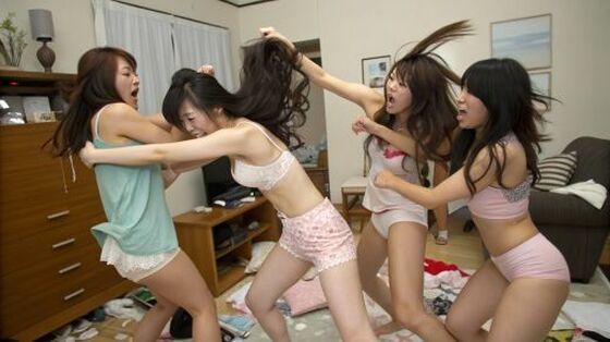 女同士の喧嘩は美しい キャットファイト Catfight レズビアン レズビアンバトル 百合 AI写真集、AI動画集  2