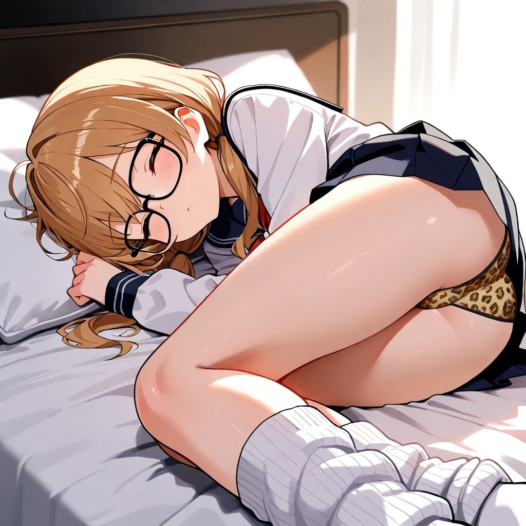 お昼寝JK脱衣いたずらチャレンジ 画像3