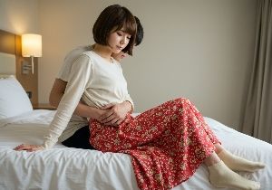 サンプル画像6:きれいなお姉さんの足もと(彼女の足もと製作委員会) [d_606672]