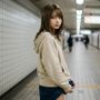 彼女が魅せる視線、その先は… 〜20代お洒落女子の『秘密の捲り』コレクション（生成プロンプト同梱）〜
