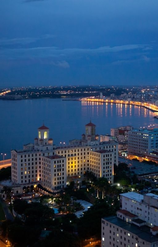 サンプル画像1:キューバの爆美女〜最高にイイ女たち(YK Publishing) [d_645992]