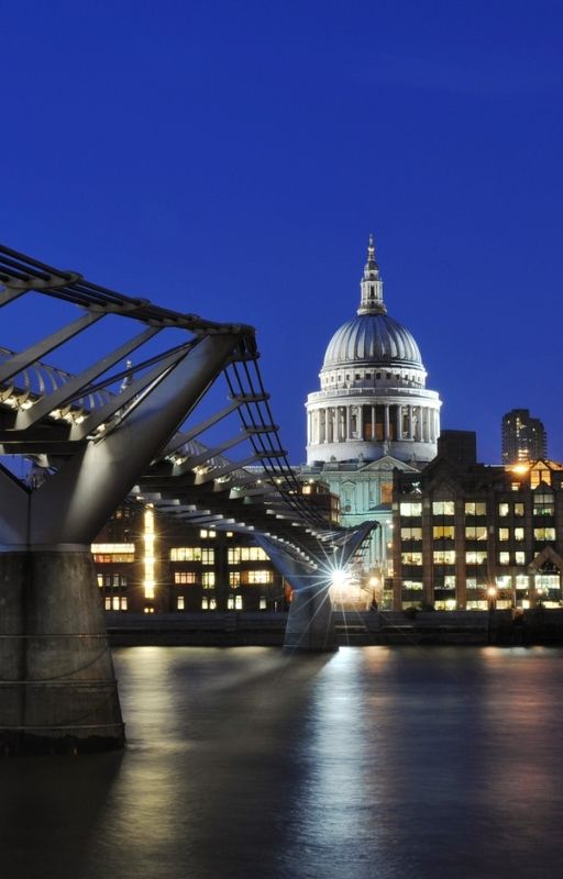 サンプル画像1:イギリスの爆美女〜最高にイイ女たち(YK Publishing) [d_646246]