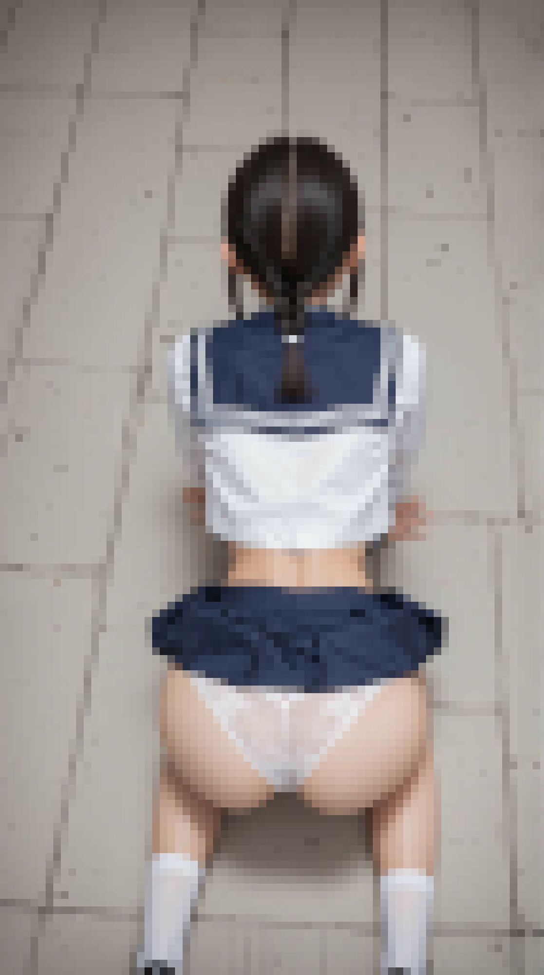 制服コスプレイヤー四つん這いの尻 画像4