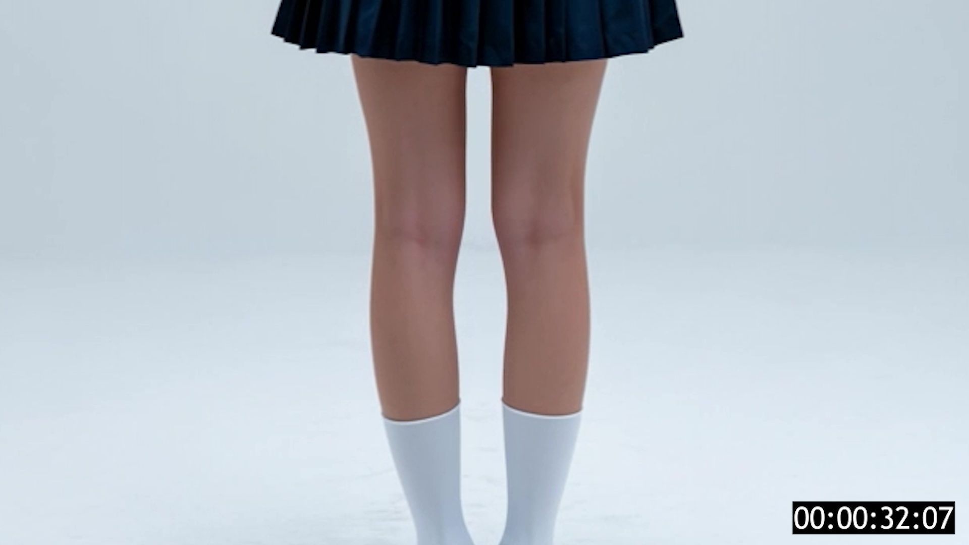 サンプル画像2:オーディション記録映像_No.1003(Blue Frames) [d_655347]