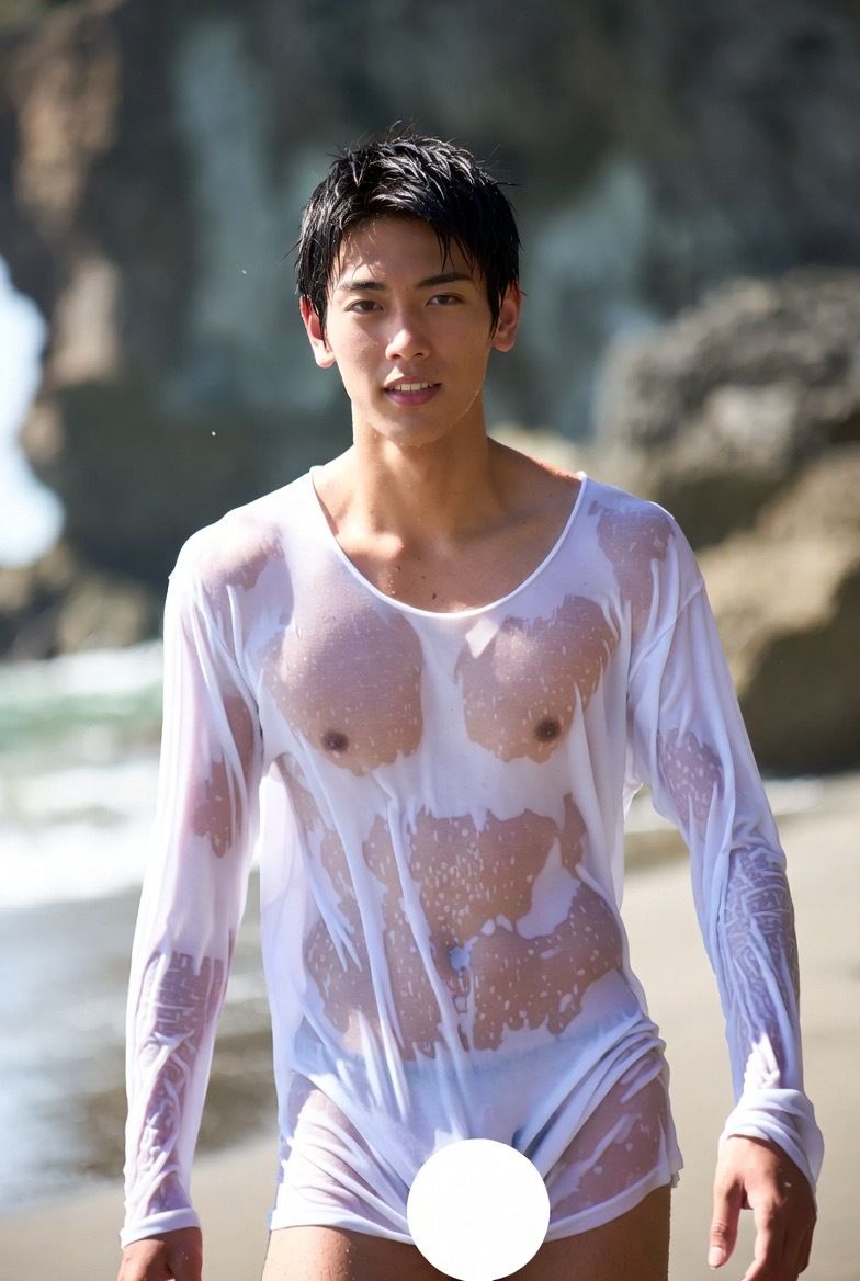 AI男子写真集安いラッシュガード買ったら海で溶けた件