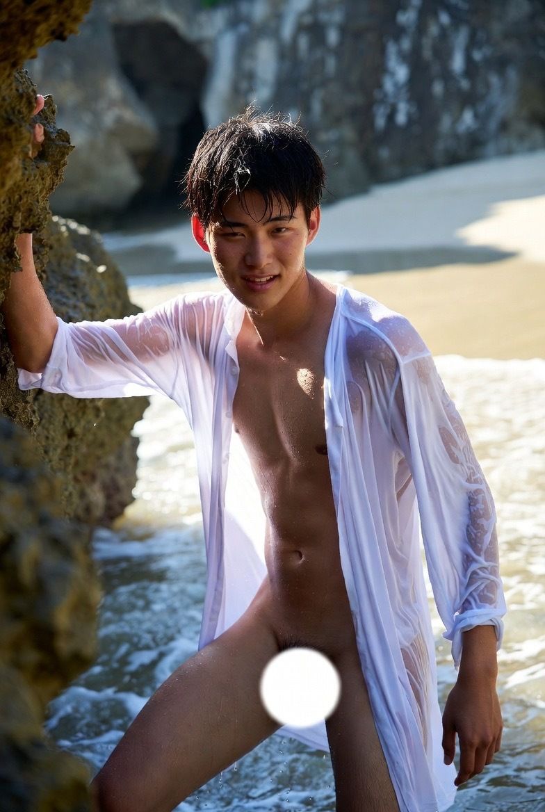 AI男子写真集安いラッシュガード買ったら海で溶けた件