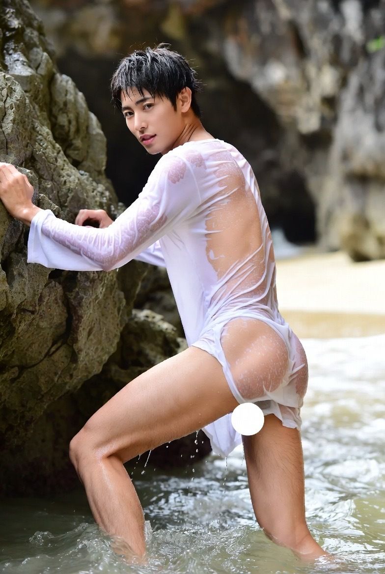 AI男子写真集安いラッシュガード買ったら海で溶けた件