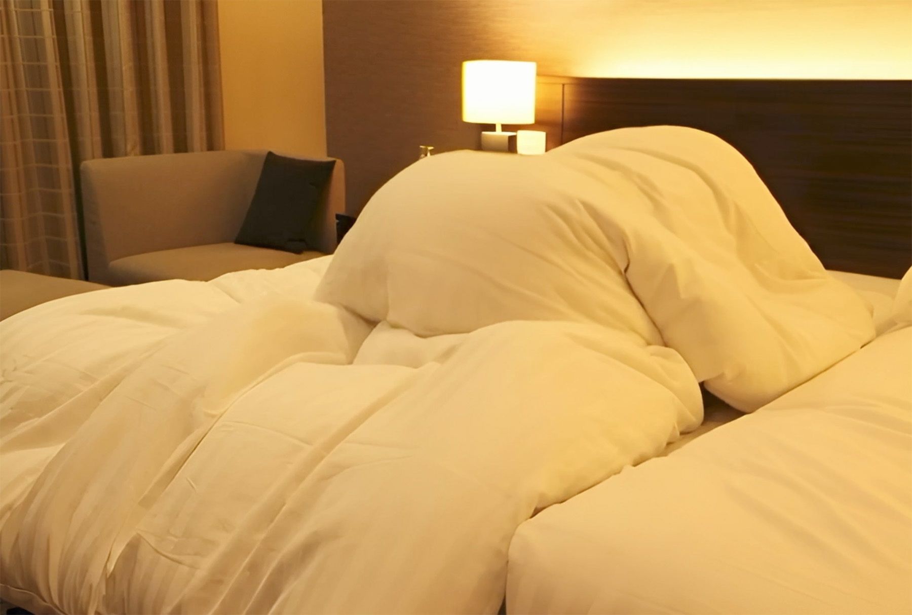 ホテルでドレスエッチ動画(ドレス美少女46) 画像1