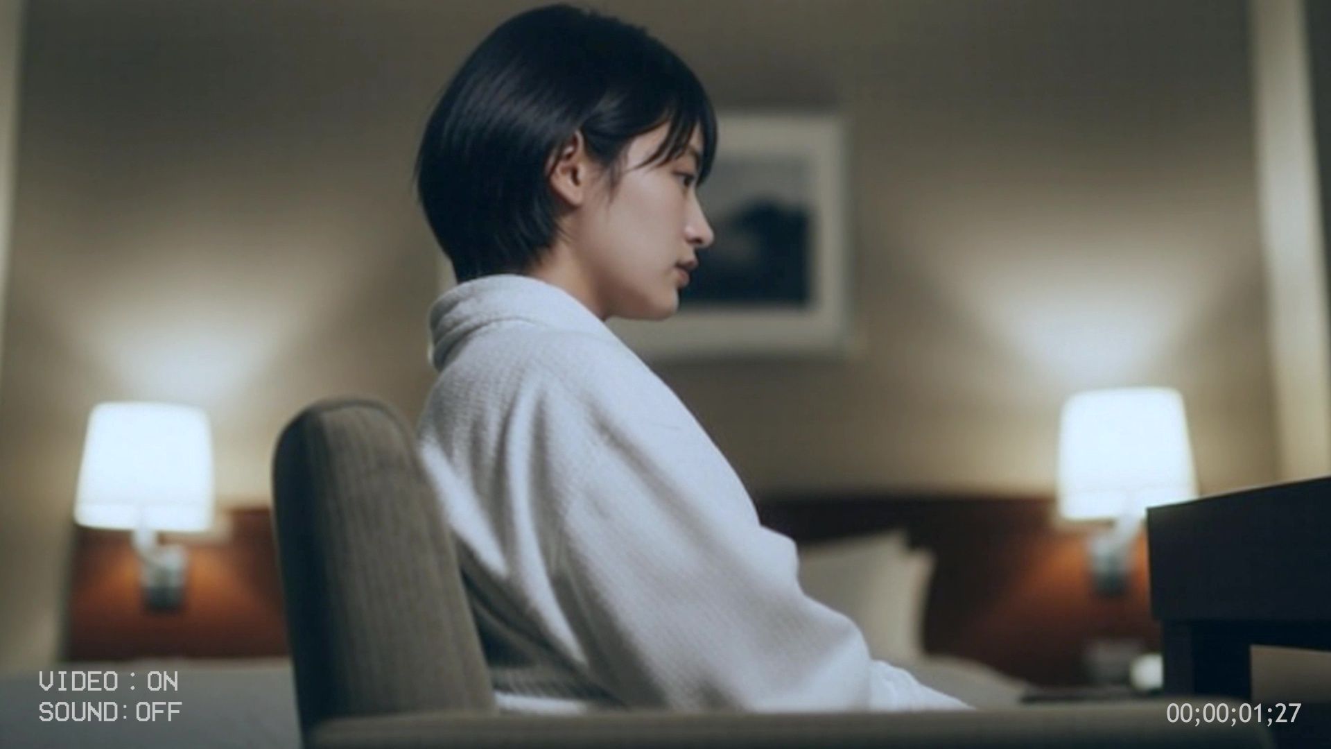 サンプル画像4:美人インフルエンサーの秘密の動画(Blue Frames) [d_714096]