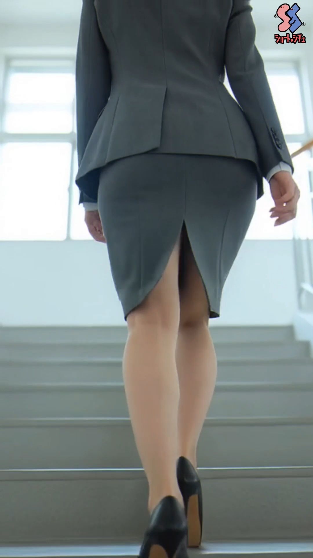 新任女教師の弱みを掴んで サンプル2