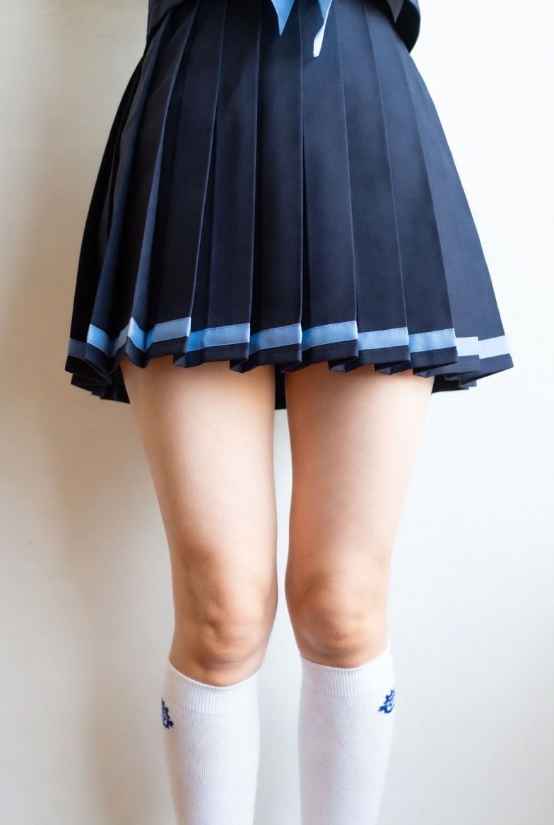 制服ふともも 画像5