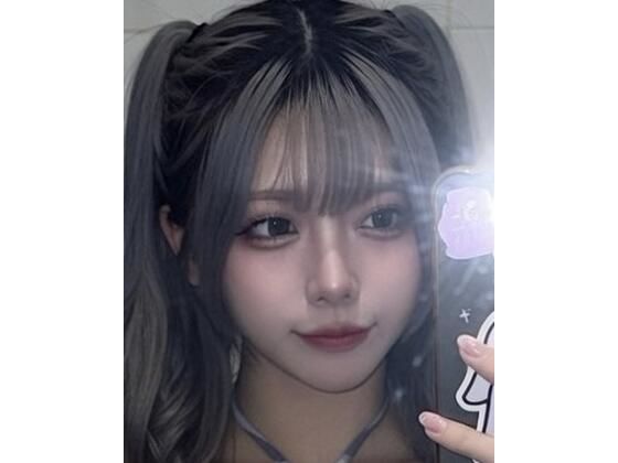 誰にも見せるつもりじゃなかった。 ― 近距離セルフィー24枚 ―