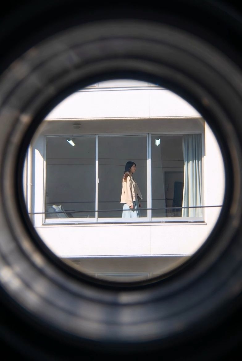 無防備美女の部屋覗き 画像2