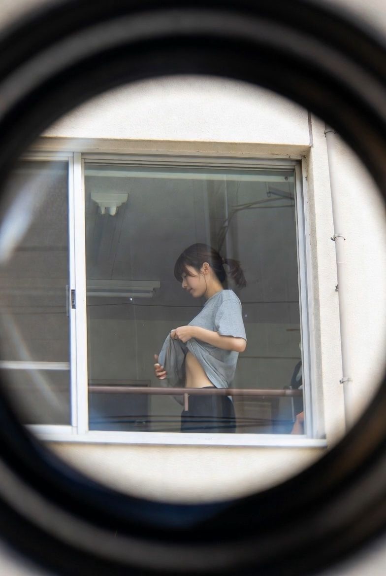 無防備美女の部屋覗き 画像9