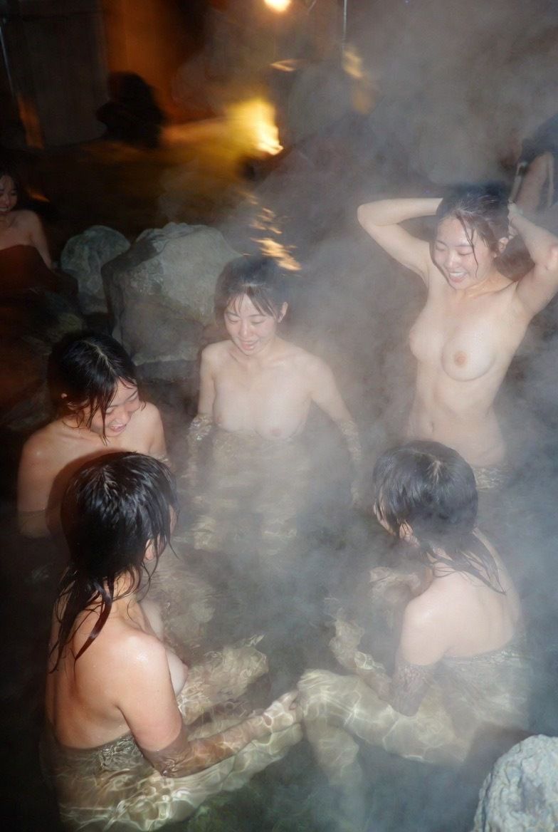 合宿の禁断スナップ〜AIで見る女子たちの無防備な盗撮集〜 画像4