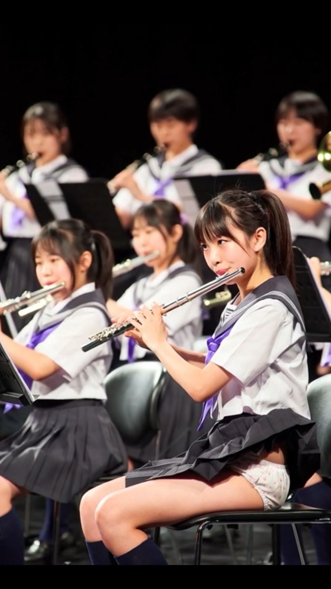 JK ローアングルカメラ 盗撮 パンチラ 逆さ撮り 階段 ブラチラ 女子学生 制服 かわいい 画像3