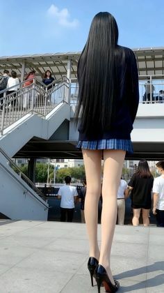 超スレンダー美脚モデルのリアル歩行|後ろ姿フェチ 画像1