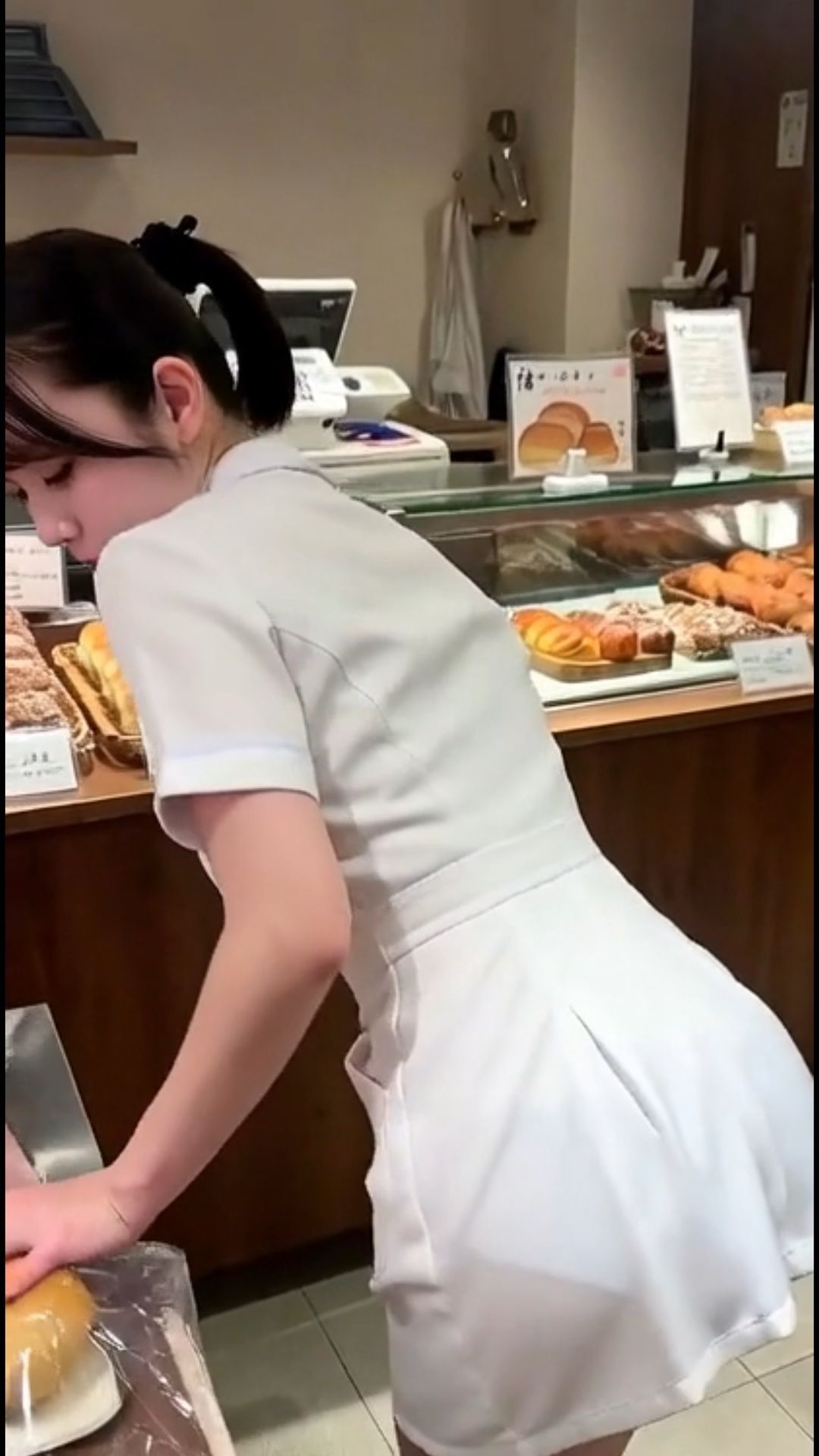 はたらく女性 OL ハプニング 新入社員 盗撮 パンチラ ブラチラ パンティ 職場 ナース 歯科助手 スチュワーデス サンプル6