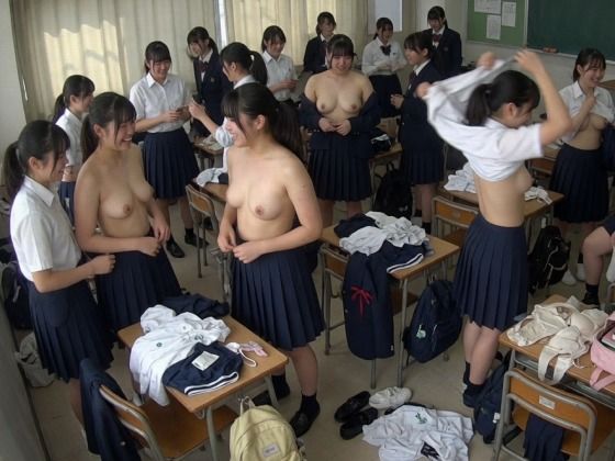 男子禁制！女子学生視点の着替え風景
