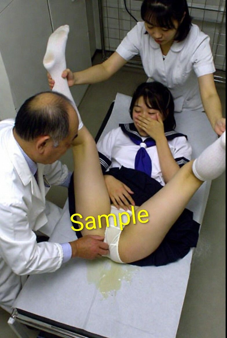 まんぐり診療所の診察風景 制服コス311枚 サンプル10