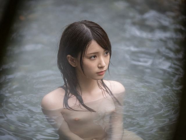 超望遠レンズで温泉盗撮される女たち Vol.01 サンプル画像 3