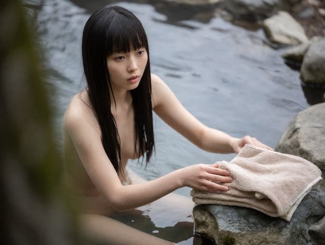 超望遠レンズで温泉盗撮される女たち Vol.01 サンプル画像 4