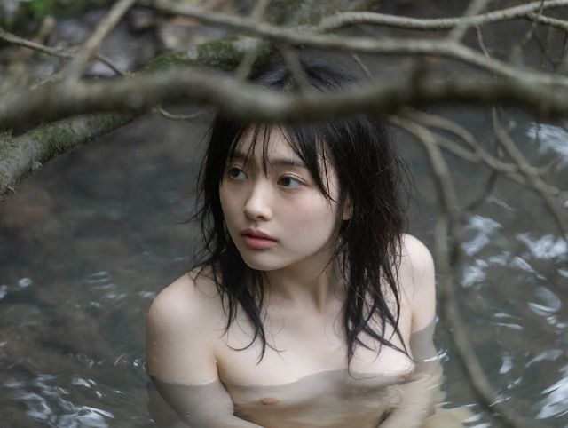 超望遠レンズで温泉盗撮される女たち Vol.01 サンプル画像 9
