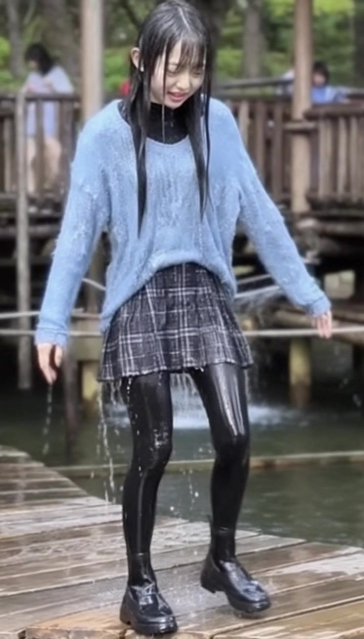 【AI動画259本】着衣ずぶ濡れ WET COLLECTION Vol.1｜池・川で全身びしょ濡れ 画像7