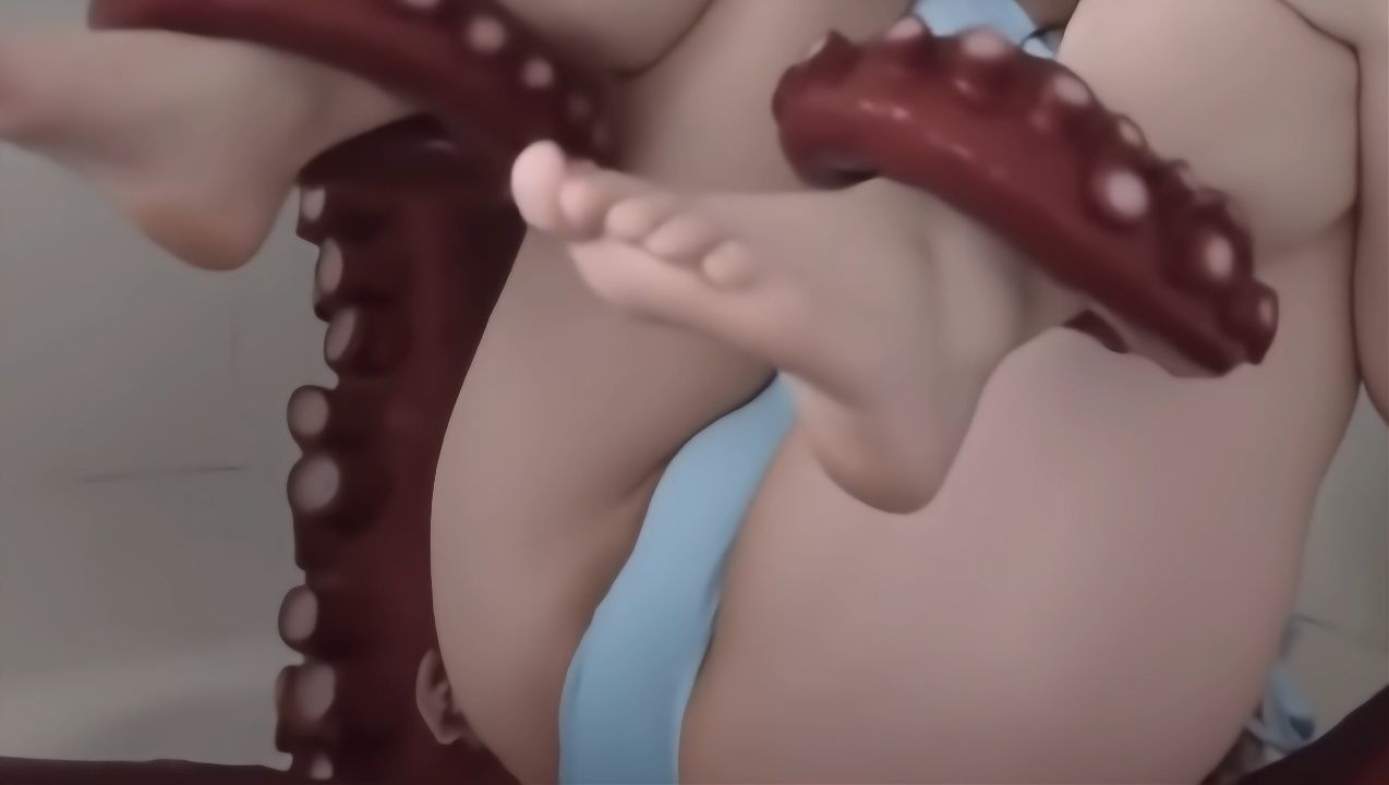 巨大触手VS巨乳グラドル Part2の作品画像 3